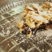 last minute fruit mince crumble slice (gluten free option)